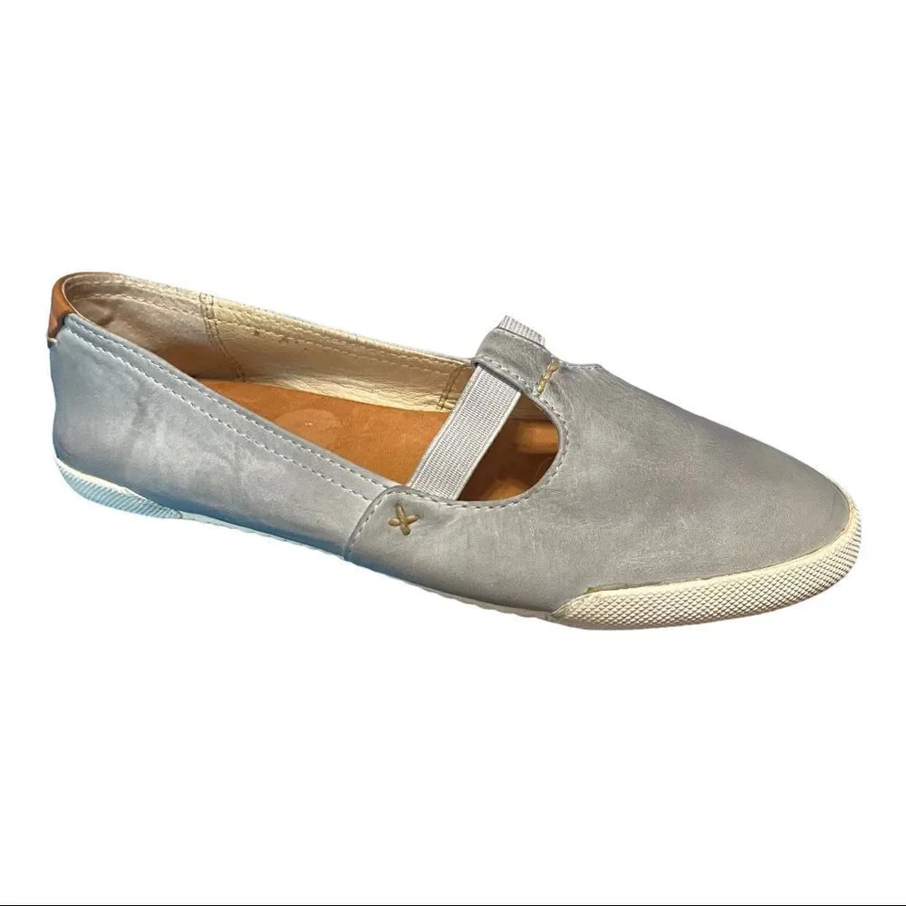 FRYE Melanie T-Strap Slip-On Flat in Ice Grey Blue